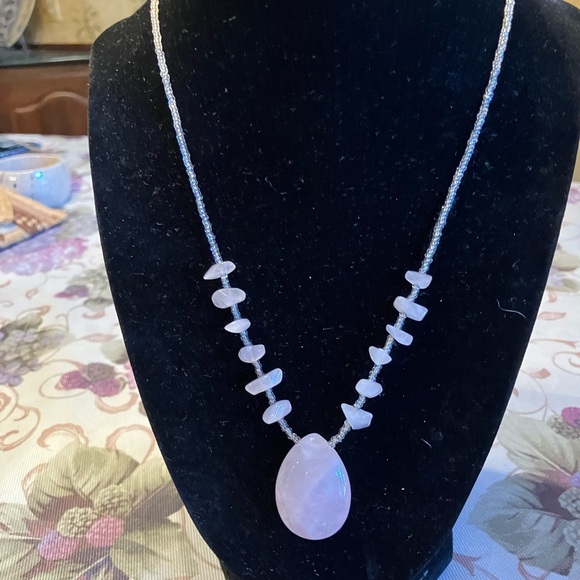 ROSE QUARTZ LARGE PENDANT AND SMALLER CHIPS ON THE SIDES MATCHING BRACELET - Picture 11 of 12